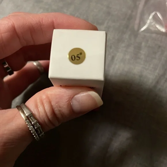 Lip Glow Oil-Honey - Picture 5 of 5